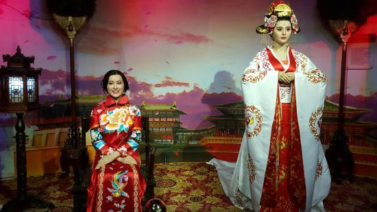 Skyone Celebrity Wax Museum